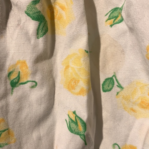 Dress 2T, very cute with yellow roses - Picture 3 of 3